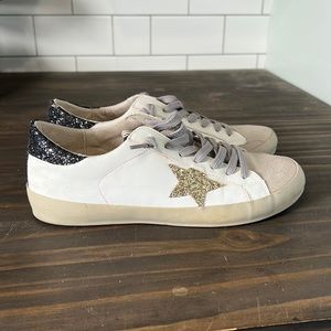 Shu shop Pamela Gold Glitter star sneakers EUC